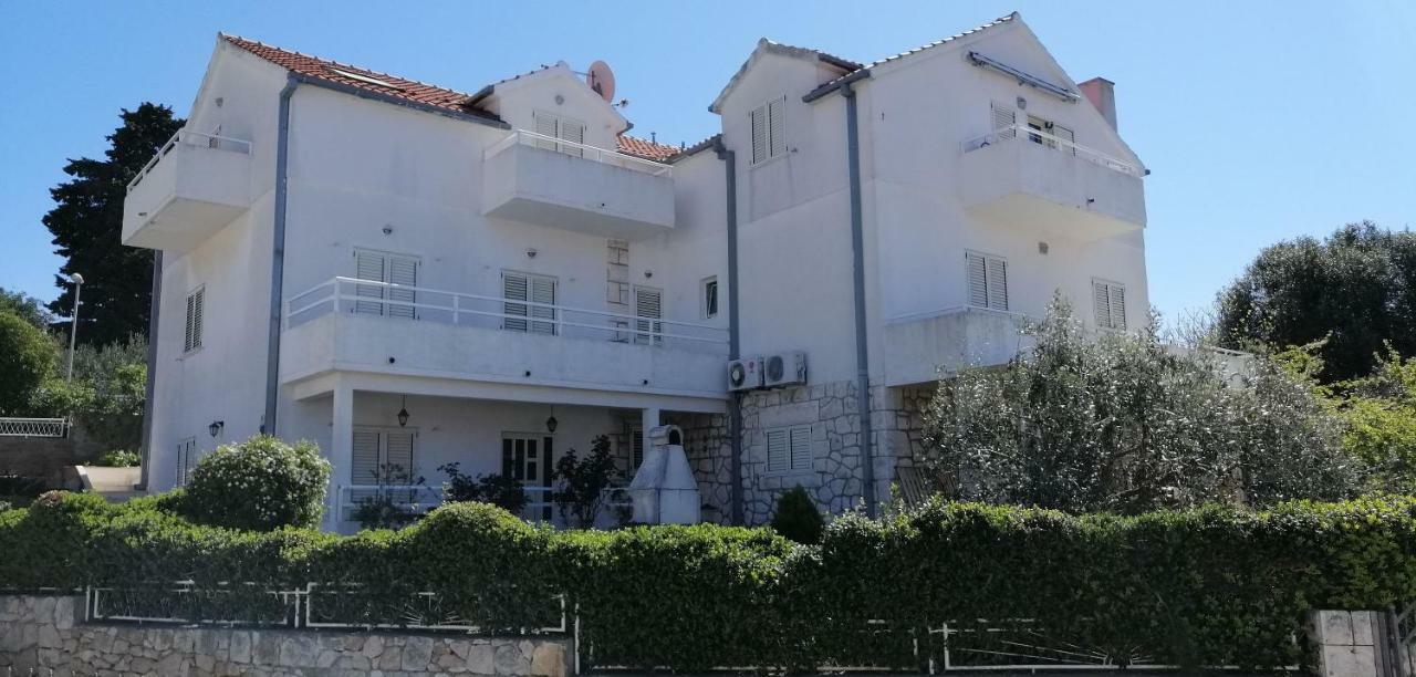 Apartments Dirk Đảo Hvar Ngoại thất bức ảnh